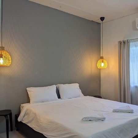 V At Panus Hotel Phanat Nikhom Екстериор снимка