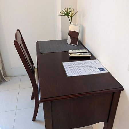 V At Panus Hotel Phanat Nikhom Екстериор снимка