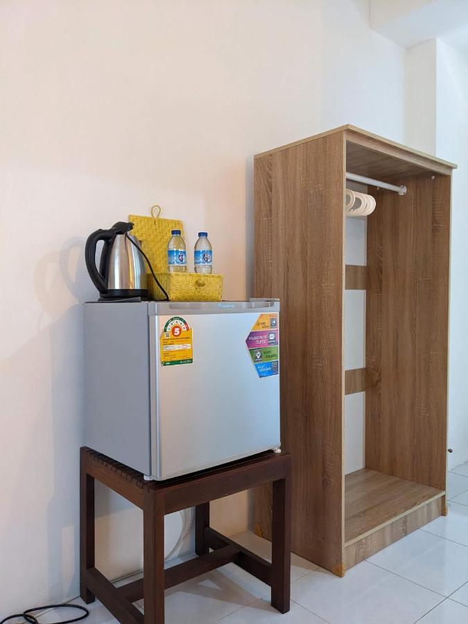 V At Panus Hotel Phanat Nikhom Екстериор снимка