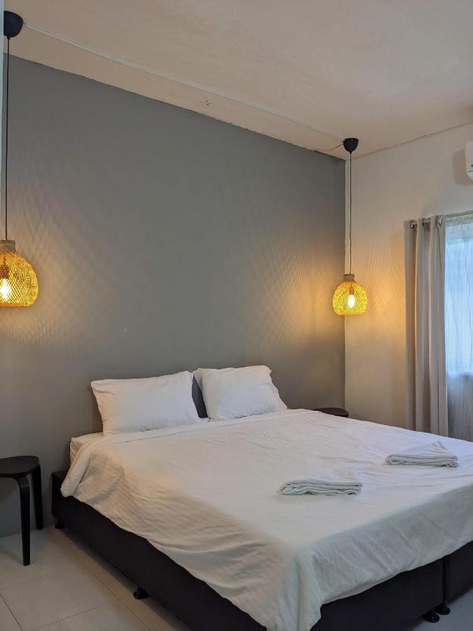 V At Panus Hotel Phanat Nikhom Екстериор снимка