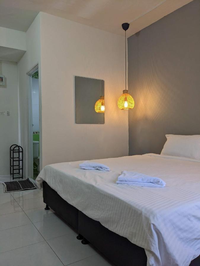 V At Panus Hotel Phanat Nikhom Екстериор снимка